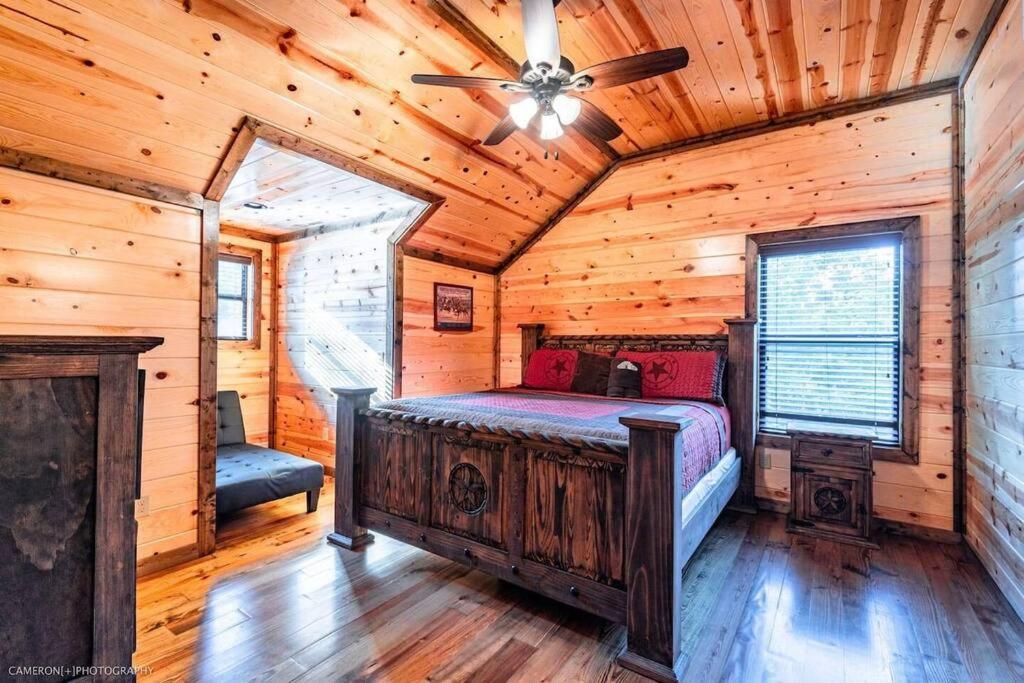 Iron Horse Lodge Sleeps 18, Games, Fire Pit, Hot Tub, Ev, More Broken Bow Εξωτερικό φωτογραφία