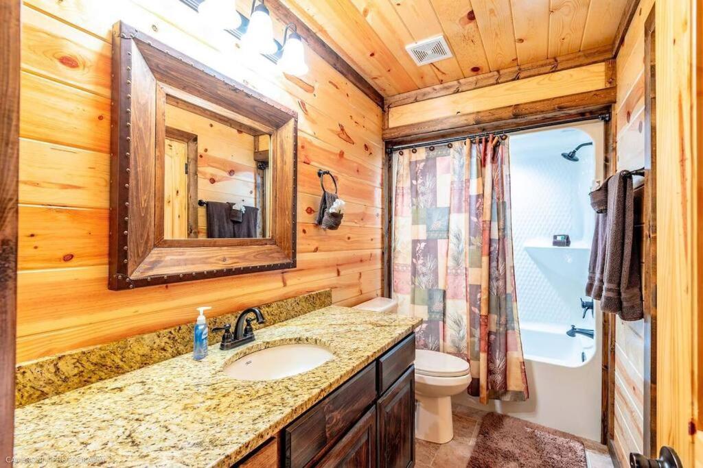 Iron Horse Lodge Sleeps 18, Games, Fire Pit, Hot Tub, Ev, More Broken Bow Εξωτερικό φωτογραφία